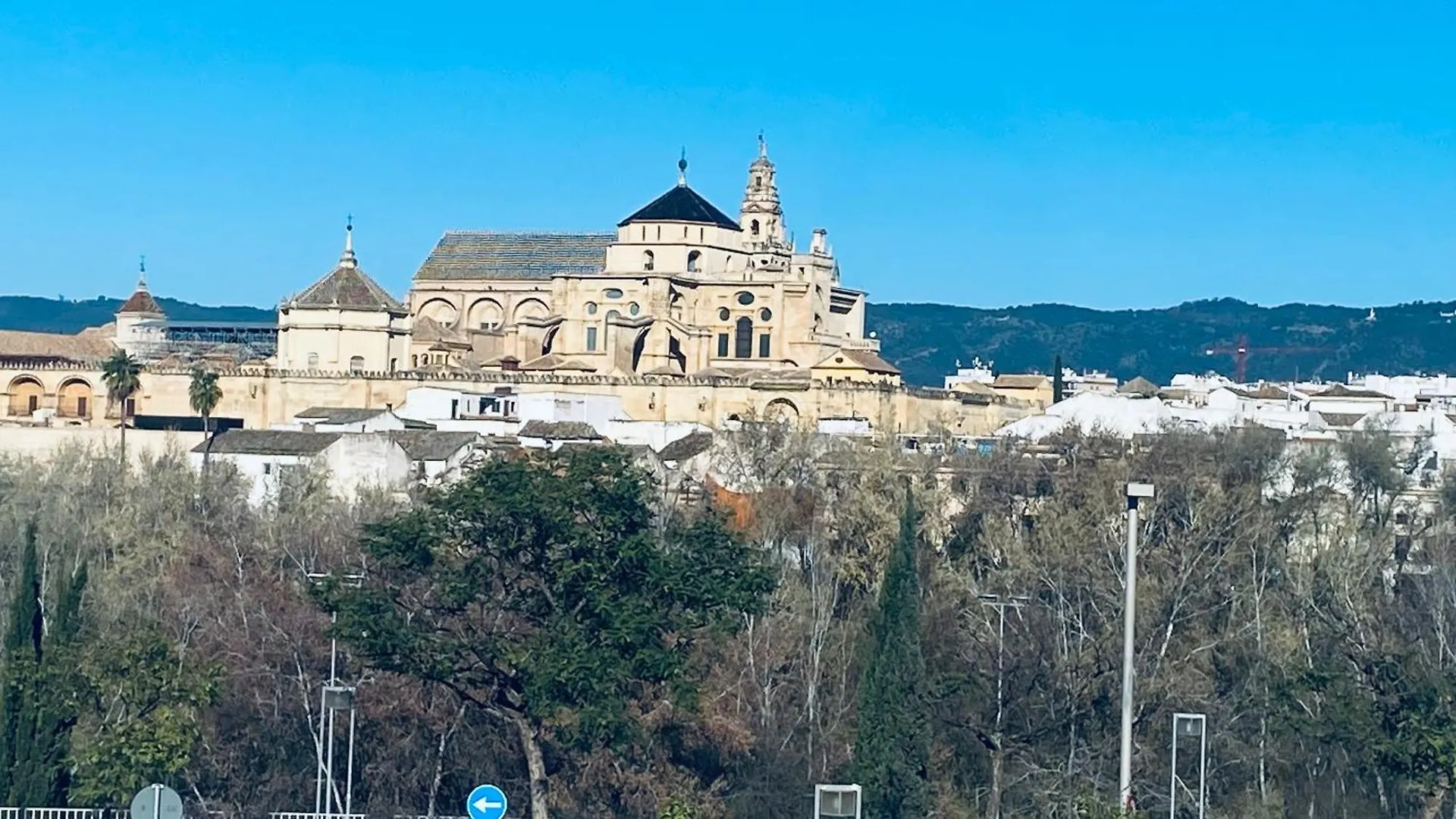 Duplex Junto Al Puente Romano Con Gran Terraza Y Parking Privado Córdoba España