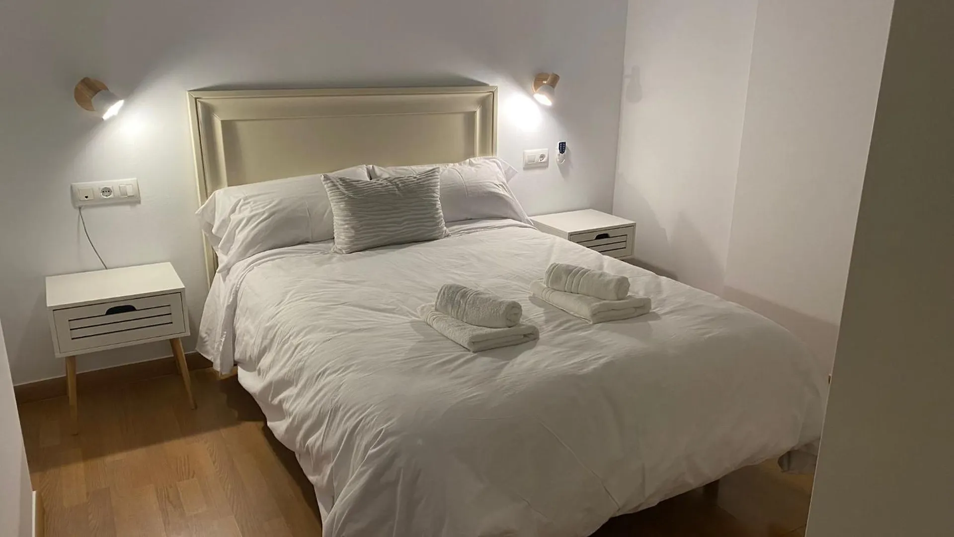 Apartamento Duplex Junto Al Puente Romano Con Gran Terraza Y Parking Privado Córdoba España